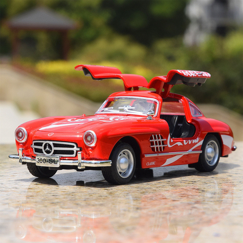1/32 Mercedes 300SL Coca-Cola Co-Branded Owing Gate รถสปอร์ตโมเดลรถโลหะผสมโลหะ