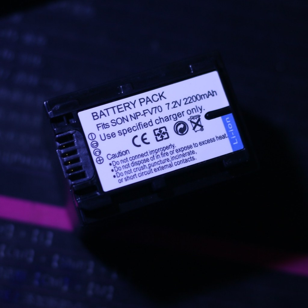 NP-FV70 แบตเตอรี่เหมาะสําหรับ Sony FV70 FV50 CX700E 220E 210 450 SR68 Charger