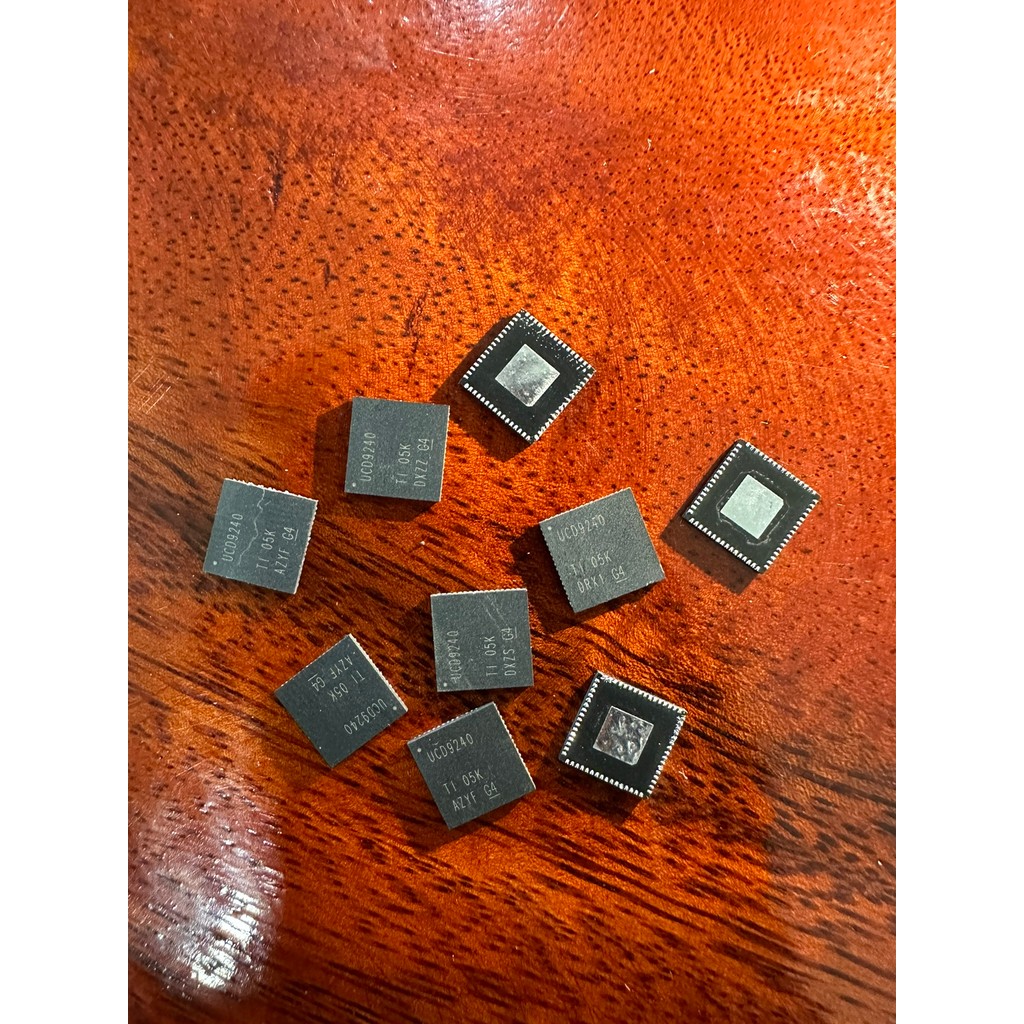 QFN/UCD9246F Texas ic UCD9240 นําเข้าเครื่องพับของแท้ของแท้