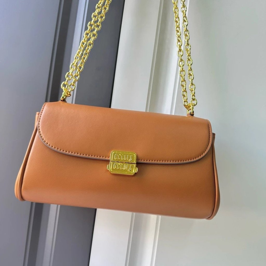 กระเป๋าสะพายข้างหนัง MUJI ดีไซน์คลาสสิกพร้อมโลโก้