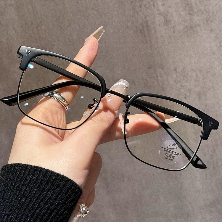 แว่นสายตาสั้นมุมกว้าง กรอบทรงคิ้ว สไตล์สำหรับทั้งผู้ชายและผู้หญิง พร้อมใช้งานสำหรับนักเรียน