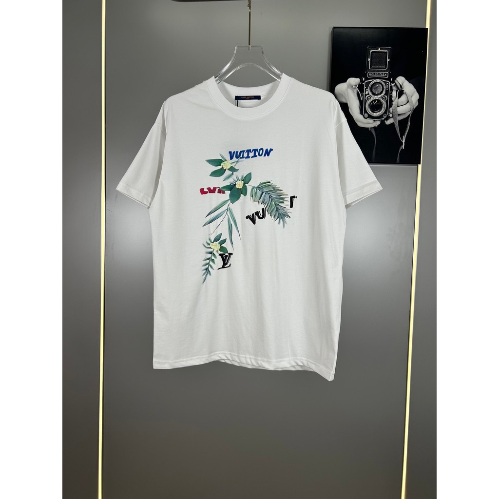 LOUIS VUITTON/LV/2026 เสื้อยืดคอกลมแขนสั้นสไตล์คู่รักผู้ชายสไตล์Slim-fit Slimmerดูสไตล์ใหม่อเมริกันอ