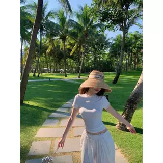 Lalita เสื้อยืดผู้หญิง คอสูงแต่งลูกไม้ แขนสั้น เข้ารูป สไตล์เกาหลี หวานละมุน ใส่เที่ยว ใส่ทุกวัน ส่งไวจากไทย