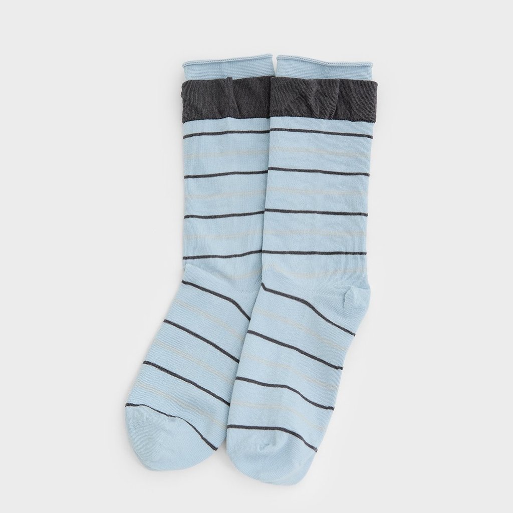 [Pomelo] ถุงเท้ายาวลายทางสีตัดกัน / Striped Contrast Cuff Crew Socks