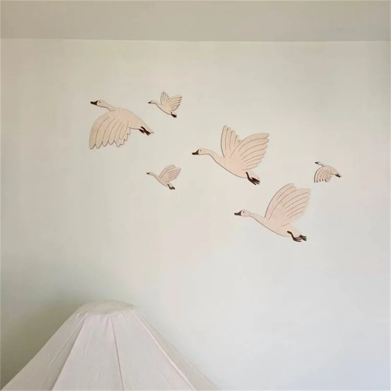 เซ็ตตกแต่งผนังสไตล์สแกนดิเนavian 6 ชิ้น Flying Goose สวยงามและใช้ปิดซ่อนจุดบอดบนผนัง