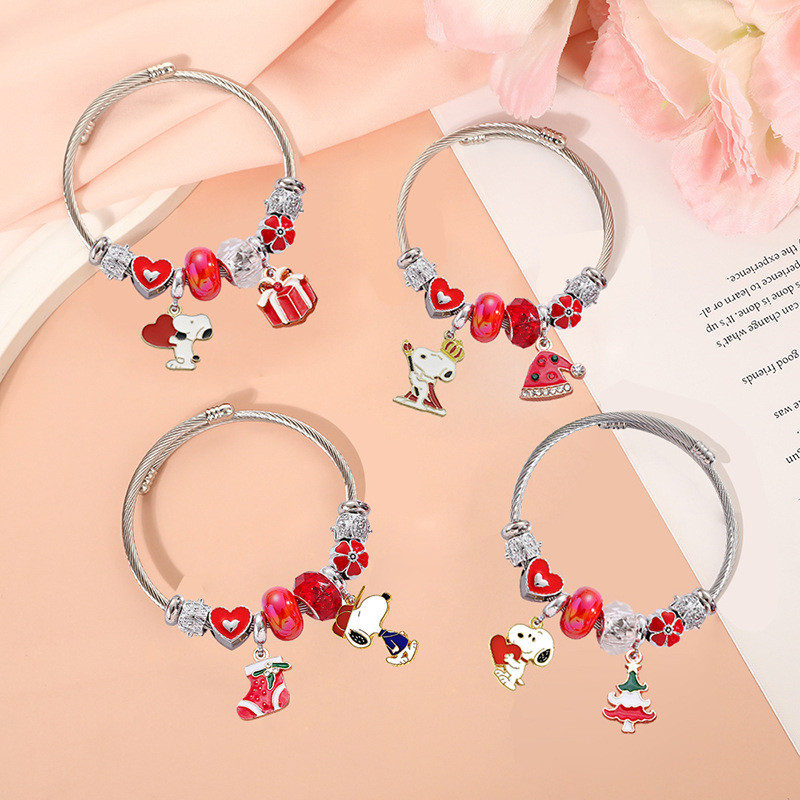 XiaoboACC Original Design สแตนเลสคริสต์มาสสร้อยข้อมือลูกปัดผู้หญิงบุคลิกภาพการ์ตูน Snoopy Charm กําไลข้อมือ