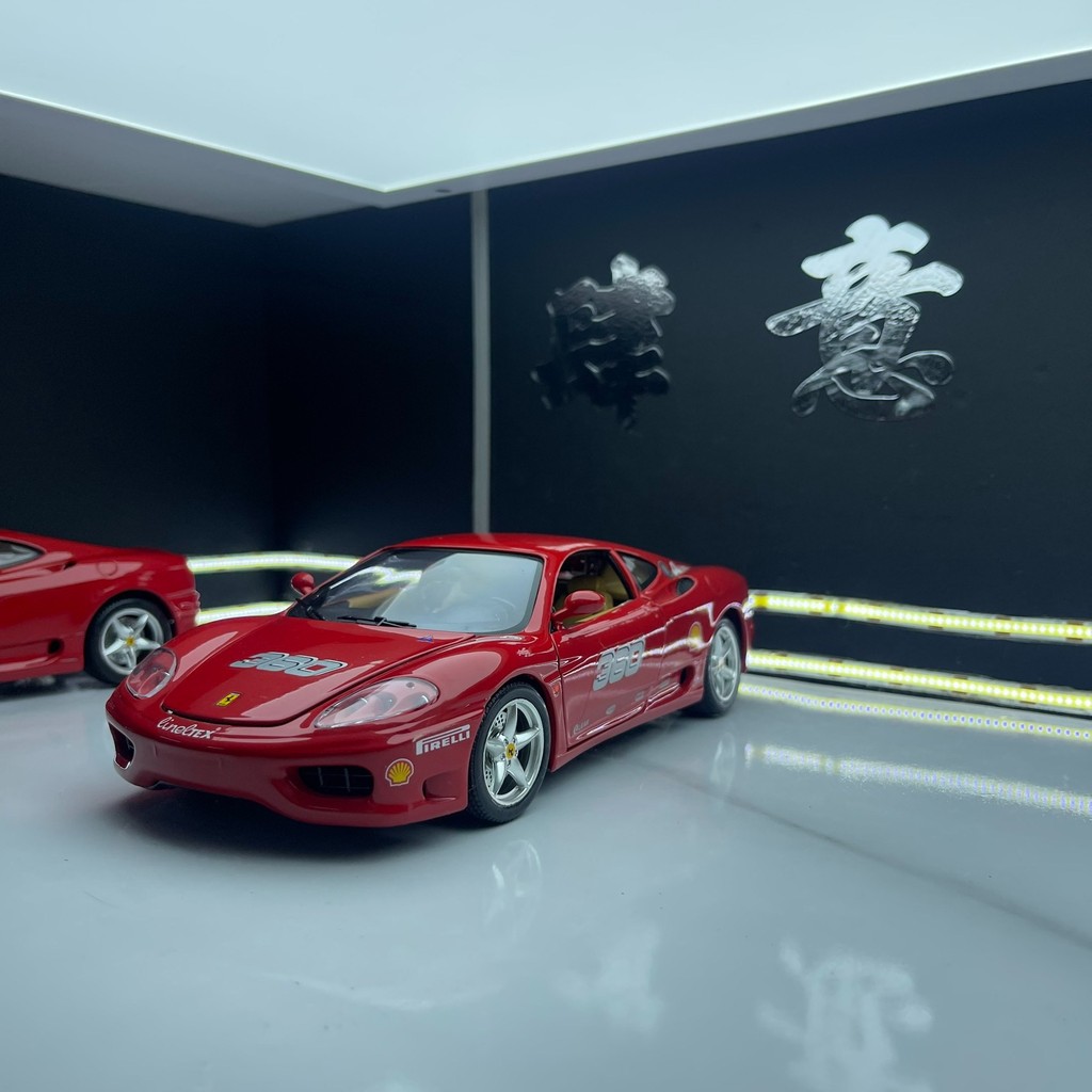 Burago 1: 18 Ferrari 360 Modena Chalsyw