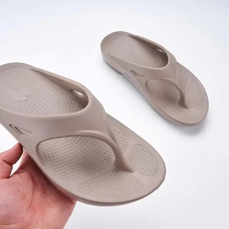 OOFOS Original Sandals - น้ําหนักเบา Recovery รองเท้ารองเท้าแตะผู้ชายผู้หญิงด้านล่างนุ่มในร่มสไลด์บ้