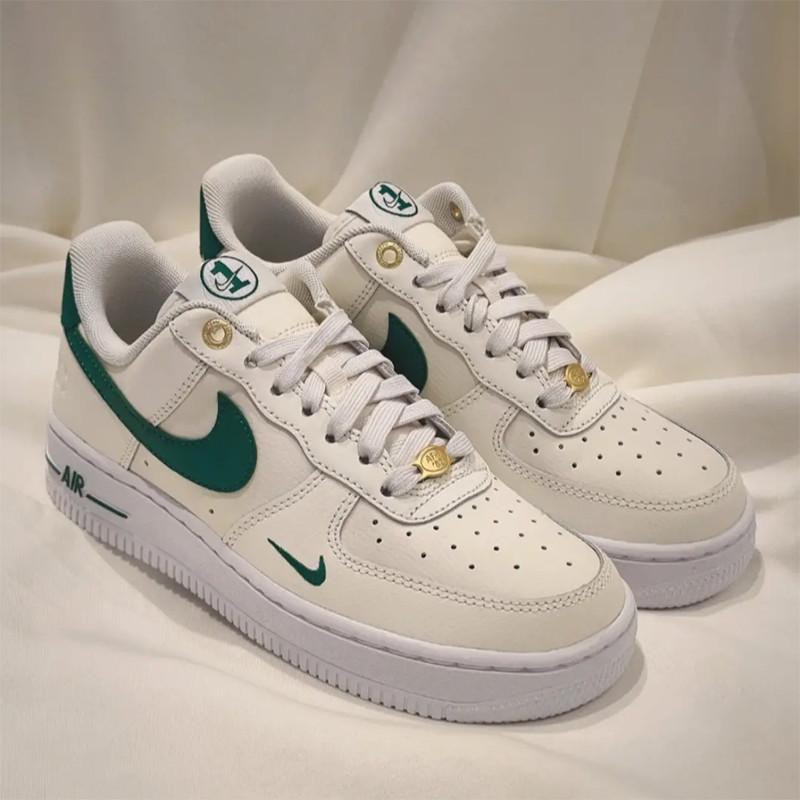 รองเท้าไนกี้แอร์ฟอร์ซ 1 เบอร์ กองทัพอากาศ สีมอลัคไซต์กรีนและเบจ กรีน เฉลิมฉลองครบรอบ 40 ปี DQ7658-10