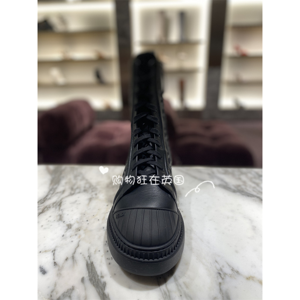 FENDI FENDI ยุโรป Daigou 22 สไตล์ใหม่หญิง FF เย็บนูน Lace-Up หนังรถจักรยานยนต์รองเท้าสั้น 8T8353
