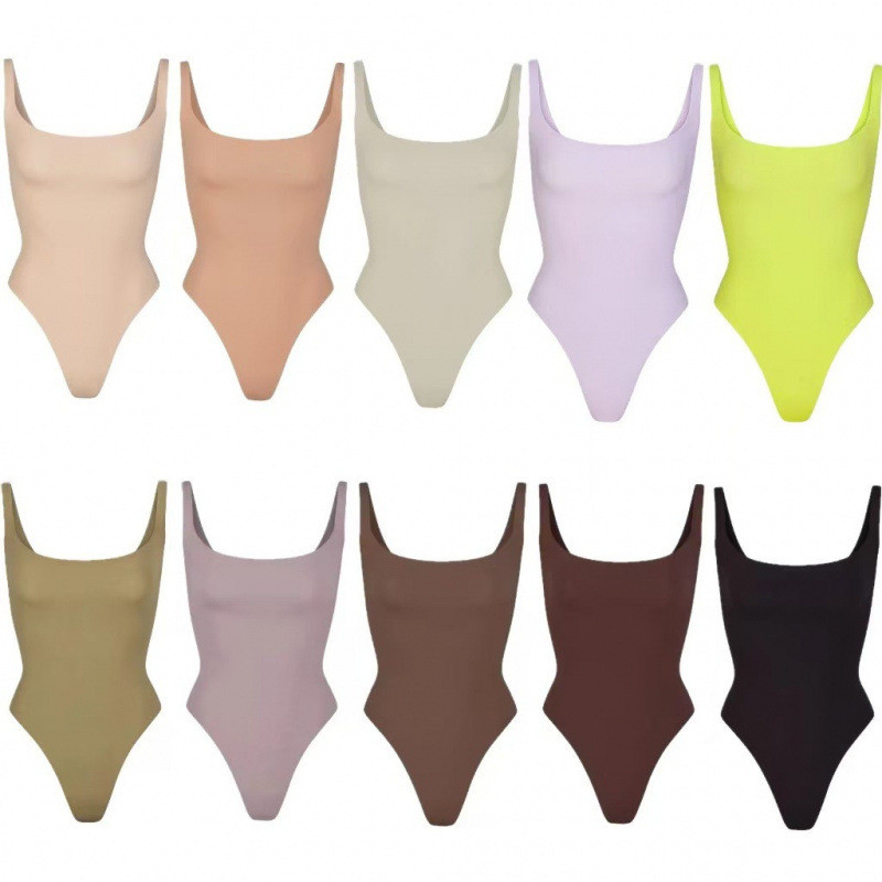 SKIMS Kim Kardashian FITS EVERYBODY SQUARE NECK One-piece sports vest for a slimming effect