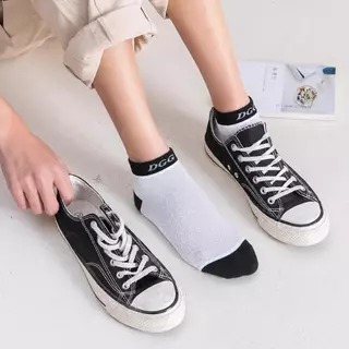 ถุงเท้าข้อสั้น Unisex 6/12 คู่ ผ้านุ่ม ซับเหงื่อเร็ว ระบายอากาศ ลดกลิ่นอับ ยืดหยุ่น ใส่กีฬาและใส่ทุกวัน