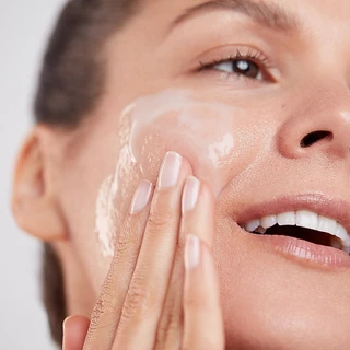 Elemis Dynamic Resurfacing Facial Wash 30ml. ขนาดพกพา (เจลล้างหน้า , ผิวหมองคล้ำ)