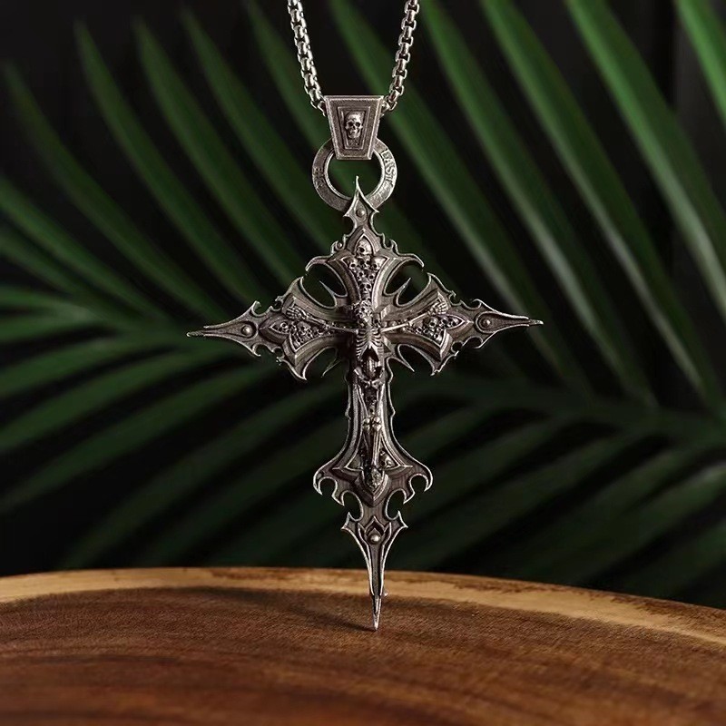 ขายร้อน/ที่ไม่ซ้ํากัน Retro Gothic Cross Skull จี้สร้อยคอยุโรปอเมริกันแฟชั่นจี้โอ้อวด 7.224 DFD