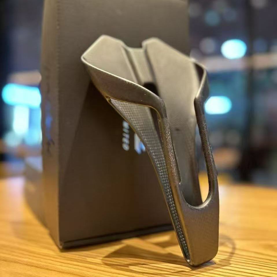 เบาะนั่งคาร์บอนจักรยานทางไกล Rpantahi K6A น้ำหนัก 90g สุดเบา เหมาะสำหรับการแข่งขัน ตัวอักษร