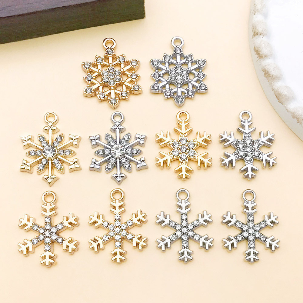 8 รูปแบบสีขาว K/KC Gold Christmas Point Diamond Hollow Snowflake Zinc Alloy จี้ DIY โฮมเมดสร้อยข้อมื