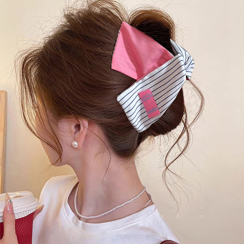 กิ๊บติดผมสามเหลี่ยมลายทางสำหรับผู้หญิง สไตล์ลำลอง พร้อมคลิปหนีบผม - รูปที่ 2