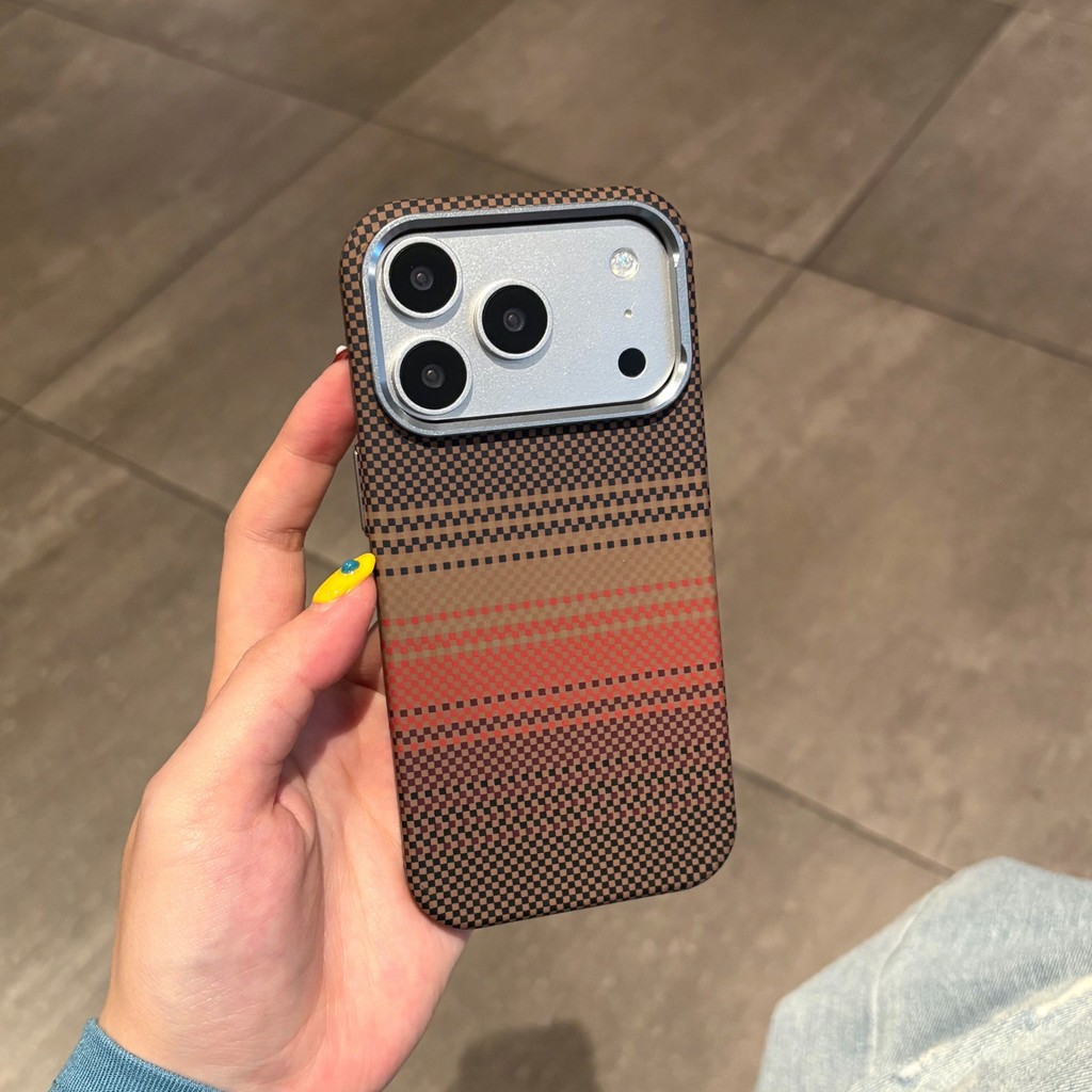 แม่เหล็กดูดคาร์บอนไฟเบอร์บางเฉียบเหมาะสําหรับ ไอโฟน 12 13 14 15 16 17 มือโปร สูงสุด อากาศ เคสโทรศัพท์เคฟล่าร์เคสป้องกันเลนส์โลหะ - รูปที่ 3