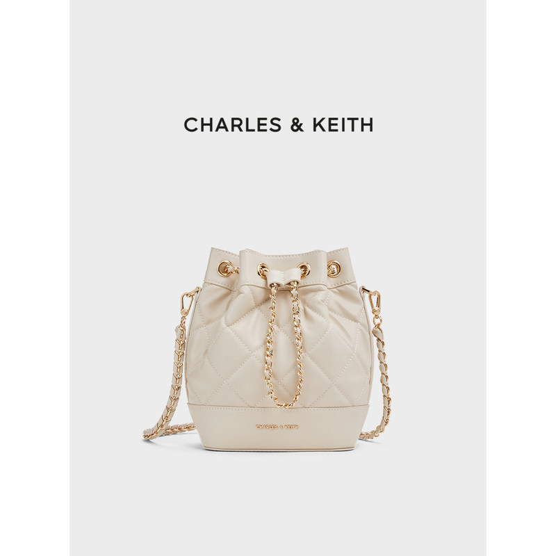 CHARLES & KEITH CK2-10701506 กระเป๋าถือแบบถัง
