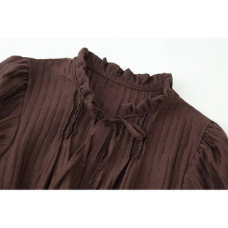 Ruffle Tie Blouse เสื้อเบลาส์ผู้หญิงคอผูกโบว์ขอบฟริลล์ แขนพองเอวย่นรัดทรงสัดส่วนดี ผ้าลายร่องบางเบา มี2สี ครีมอ่อน/น้ำตาล Size S-L