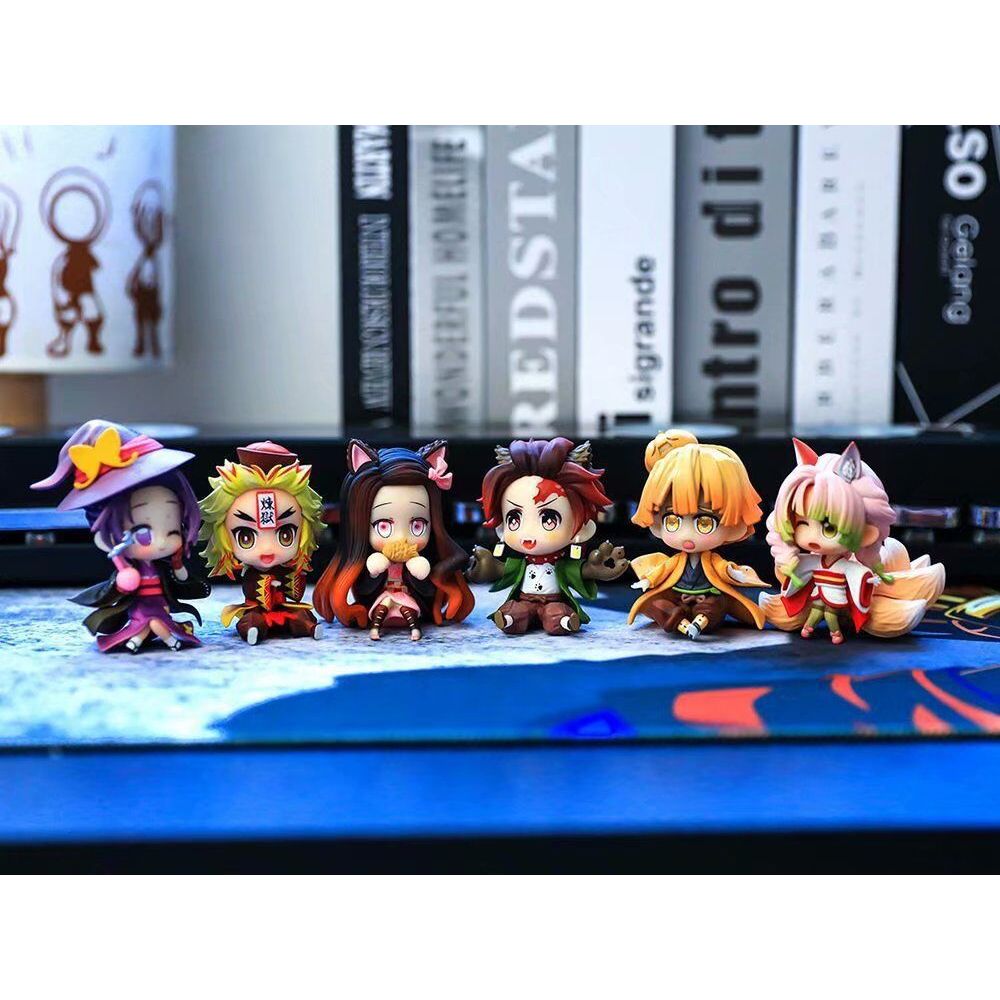 Premium-Demon Slayer Christmas Figures 6-Pack, Tanjiro Nezuko Zenitsu Kyojuro อะนิเมะFigurine ชุดสํา