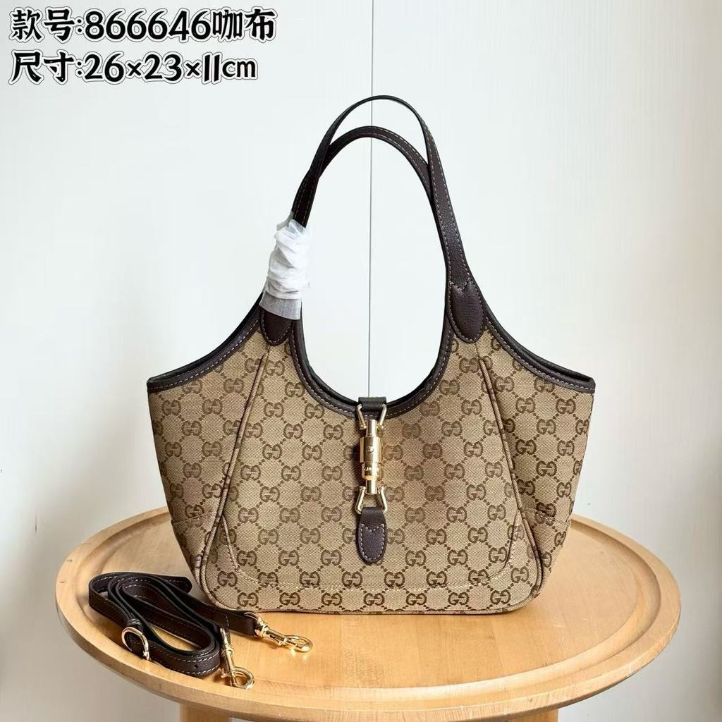 CM8M Series Presbyopic Receptaccle Medium Bag Special Classic One-Shoulder หนังแท้ 2026 กระเป๋าสไตล์