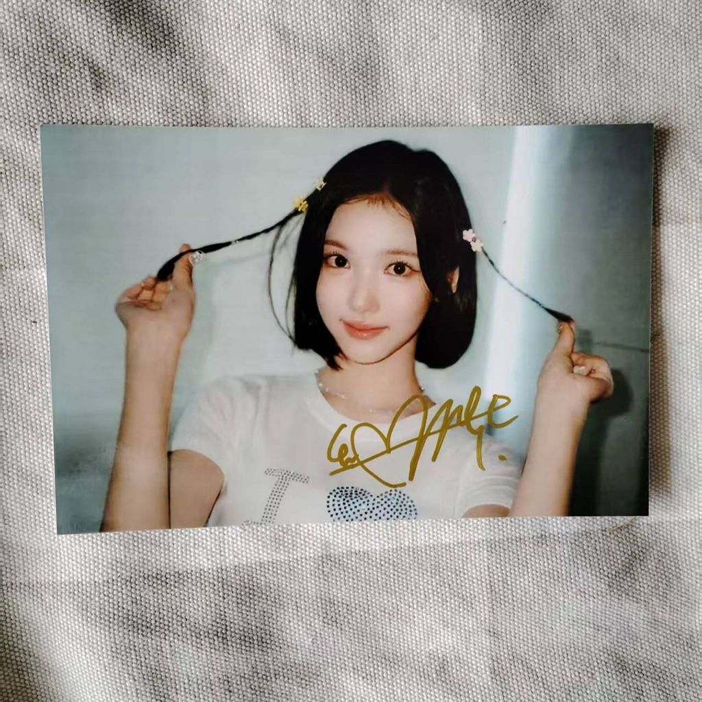 H2H Hearts2Hearts JIWOO YE _ ON ภาพถ่ายพร้อมลายเซ็น 20 ซม.