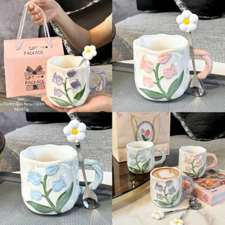 มาใหม🎊🎊แก้วเซรามิก ลายทิวลิป สไตล์สาวน้อย พร้อมช้อนกับกล่องลายสวยๆ เหมาะสำหรับเป็นของขวัญ