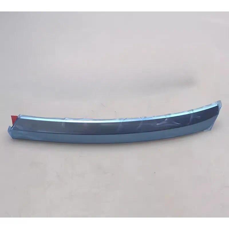 4KD 853 955 2ZZ ไฟท้ายด้านหลังรถ Center Bright Strip 4KD 853 956 2ZZ 4KD8539552ซซ/4KD8539562ZZ สําหร