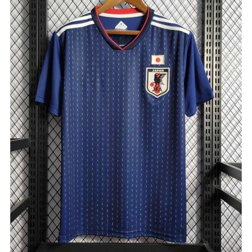 2018 เสื้อฟุตบอลย้อนยุคทีมชาติญี่ปุ่น - รุ่นพัดลมจริงเสื้อยืดจําลองคุณภาพสูง