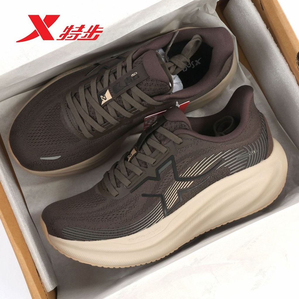 XTEP/Tebu Qingyun 2.0 LITE รองเท้าวิ่งรองเท้าผู้ชาย Breathable น้ําหนักเบากันกระแทกรองเท้าวิ่งกันลื่