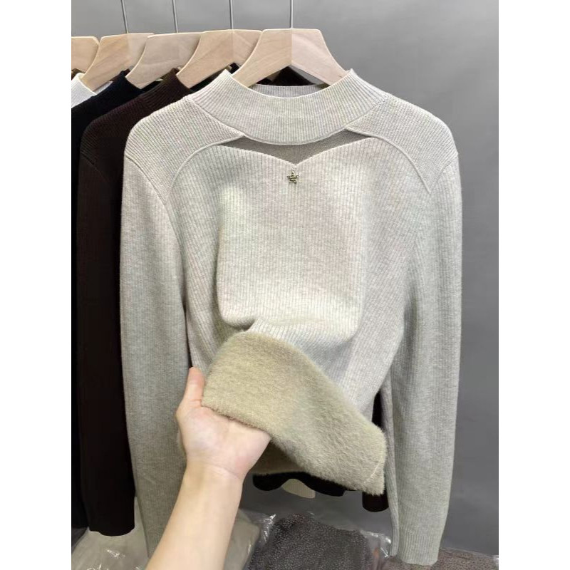 เสื้อถักผู้หญิงสไตล์ใหม่ สำหรับฤดูใบไม้ร่วงและฤดูหนาว ขนแกะหนา ภายในแคชเมียร์ คอลำโพงสูง อบอุ่นและสวมใส่ง่าย