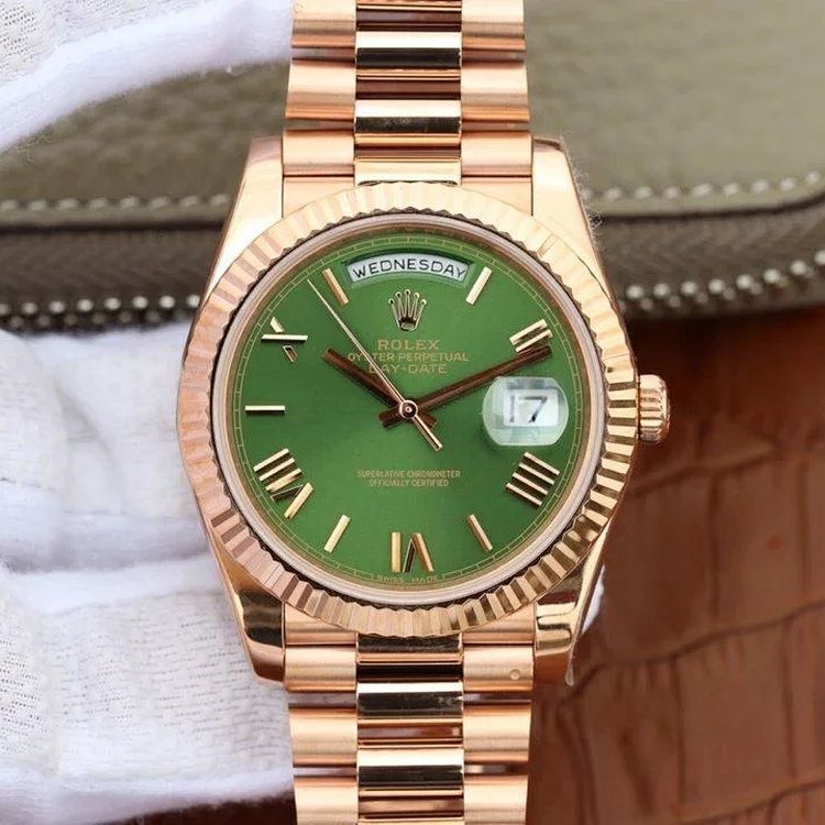 R ROLEX Calendar Week Series รุ่น:228235จานเขียว
สไตล์ เครื่องจักรอัตโนมัติ 40มม. ผู้ชาย
โมเดลการเคล