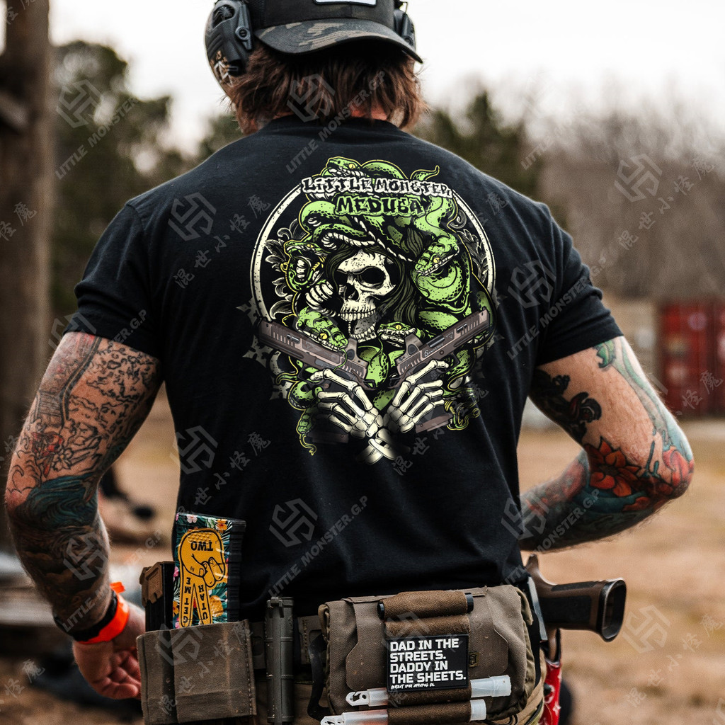 พร้อมสต็อก Medusa X Taran Viper Collaboration พิมพ์ยุทธวิธีทหารพัดลมกีฬา 100% Premium Cotton Crew Ne