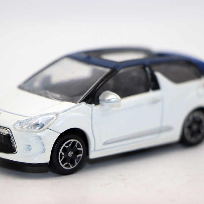 [โมเดลรถ] รถของเล่นโลหะผสม CIT ROEN DS3 Citroen DS3 Convertible Car Model