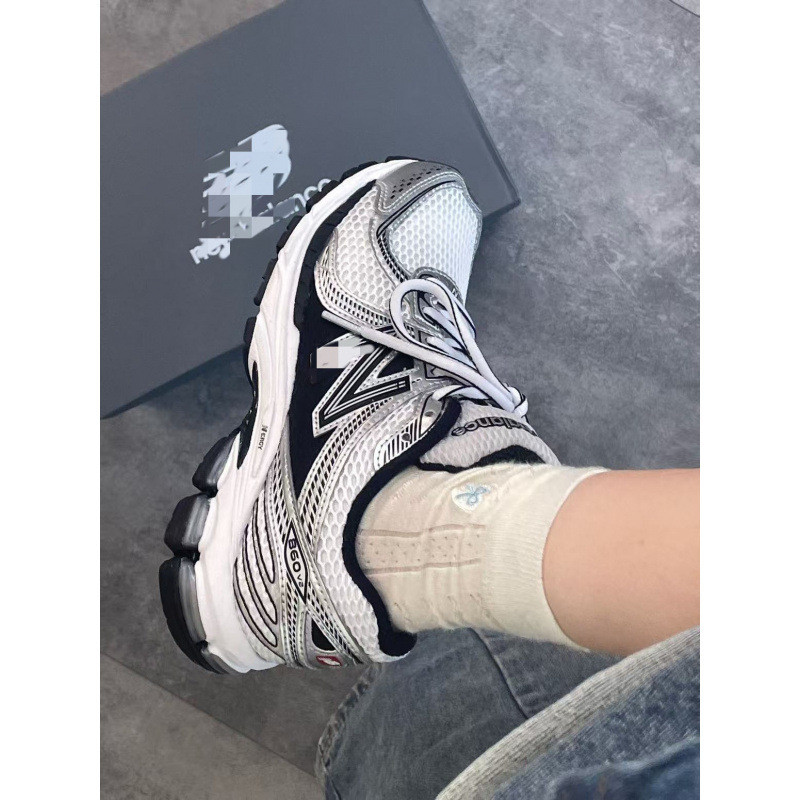 NB860v2 รองเท้าวิ่งสไตล์ทํางานตาข่ายขนาดใหญ่ Double Density Midsole สนับสนุนสวมใส่ความสูง Retro รองเ