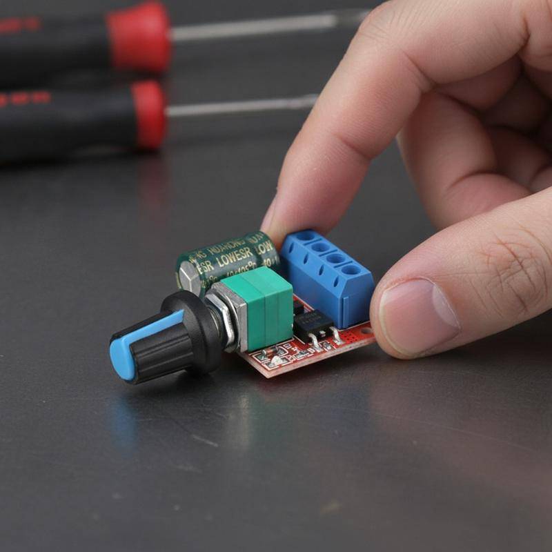 TAR Easy Operation DC มอเตอร์ควบคุมความเร็วโมดูล Mini DC-DC 5A PWM 4.5V-35V สวิตช์ควบคุมสําหรับงานอดิเรกโครงการอิเล็กทรอนิกส์ N