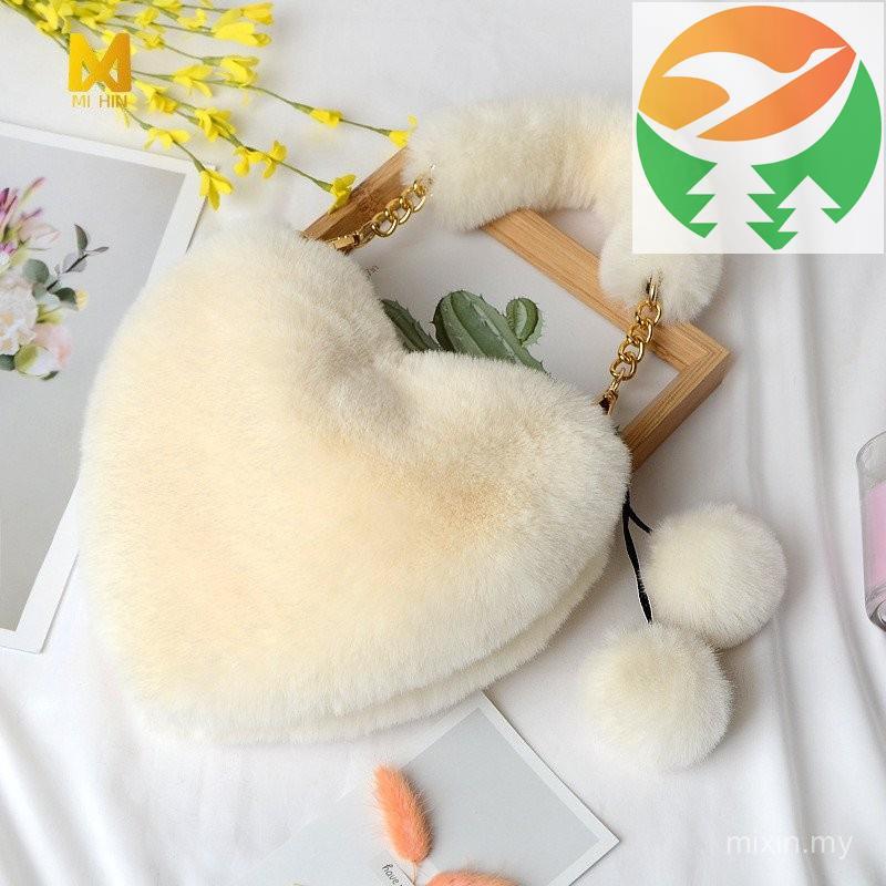 Gk1 สินค้าในสต็อก Fresh Trend Furry Love Heart-Shaped Handy Oblique Faux Fur Change Pocketbook