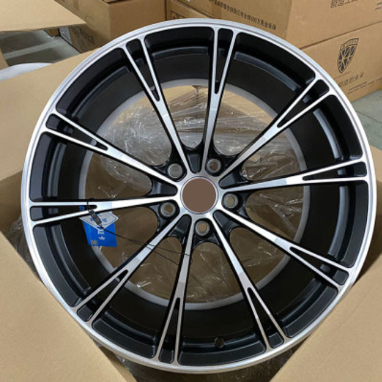 เหมาะสําหรับ Audi A4L A5 A6L A7 A8 Q2 Q3 Q5 Q23 60 63 67 ซม.Hongxinปลอมล้อ Hub