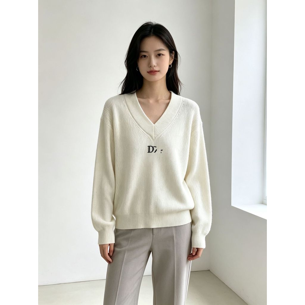 3K4L CD *+2026 ฤดูใบไม้ร่วงฤดูหนาวรูปแบบใหม่เย็บปักถักร้อย V คอถักเสื้อสวมหัวผู้หญิง Slim-fit Commut