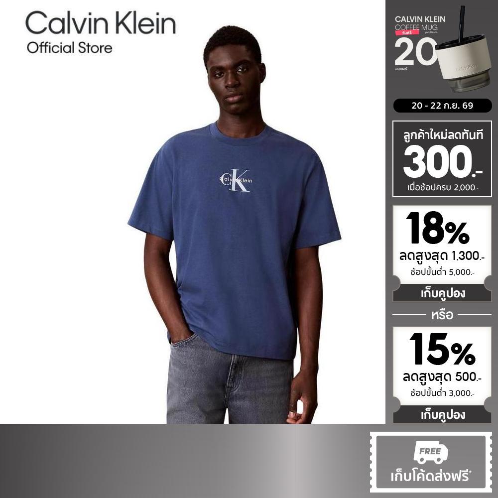 CALVIN KLEIN เสื้อยืดคอกลมแขนสั้นผู้ชาย Monogram logo ทรง Relaxed รุ่น 4RF004G CEC-สีกรม