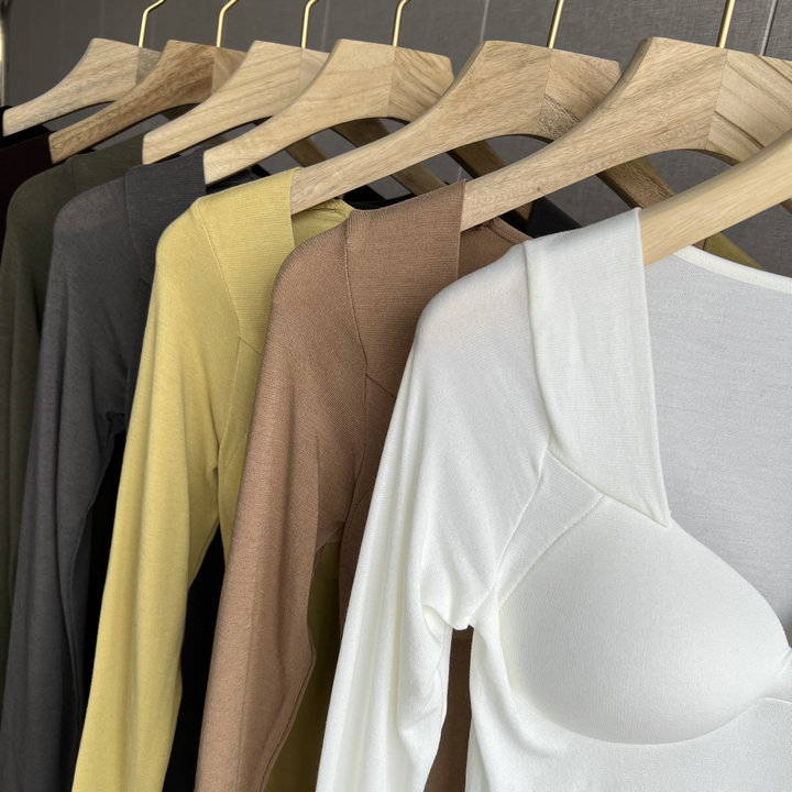 The Shop Owner Reserves No-Wear BRA Keep Warm Stylish Top Support Glossy Thin Stretch Slim-fit Long 