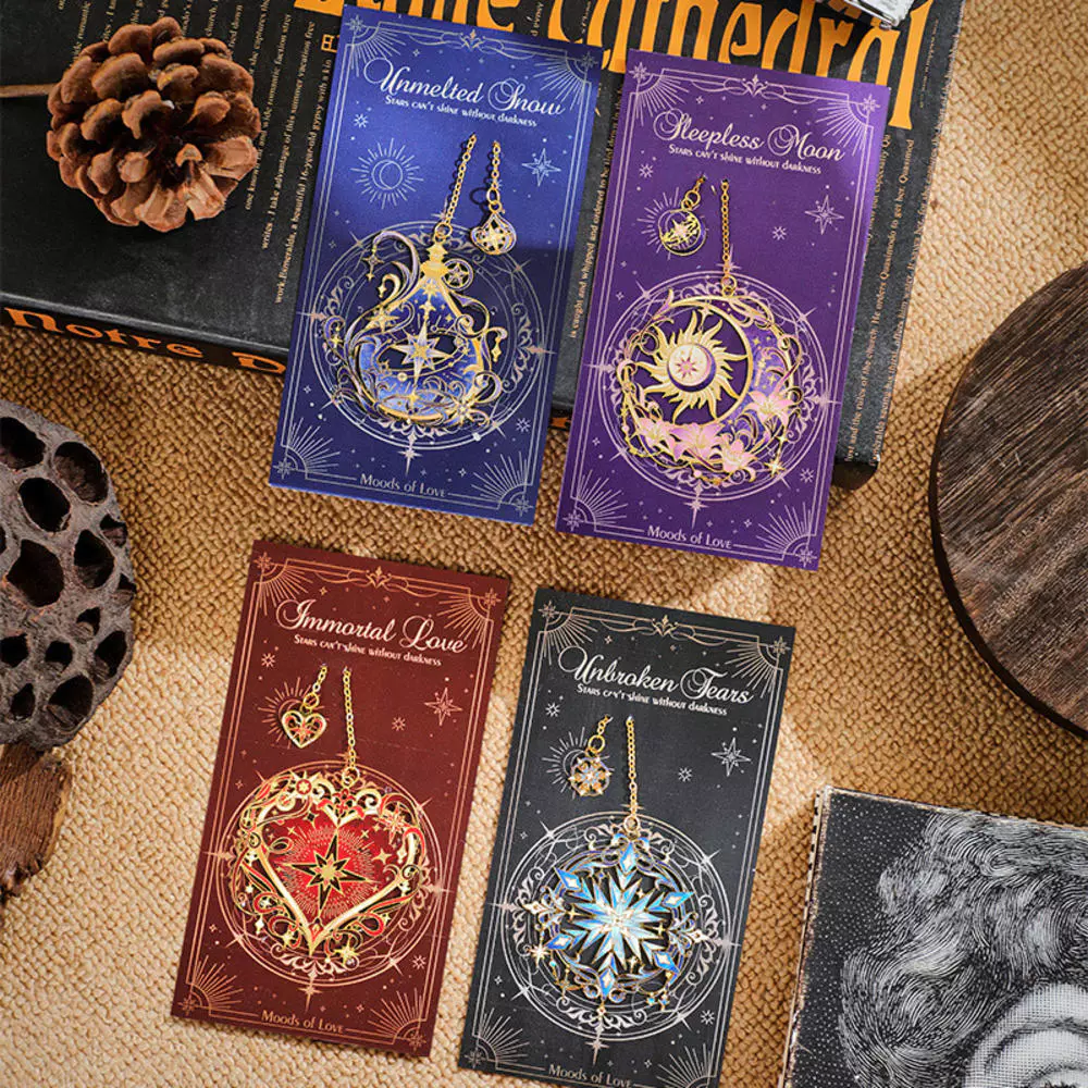 ที่คั่นหนังสือ สีบรอนซ์ สีสันสดใสพร้อมโซ่ รัก-หัวใจ ดวงอาทิตย์ ดอกไม้ผีเสื้อที่คั่นหนังสือโลหะอ่านหนังสือคลิปนักเรียนโรงเรียนเครื่องสํา