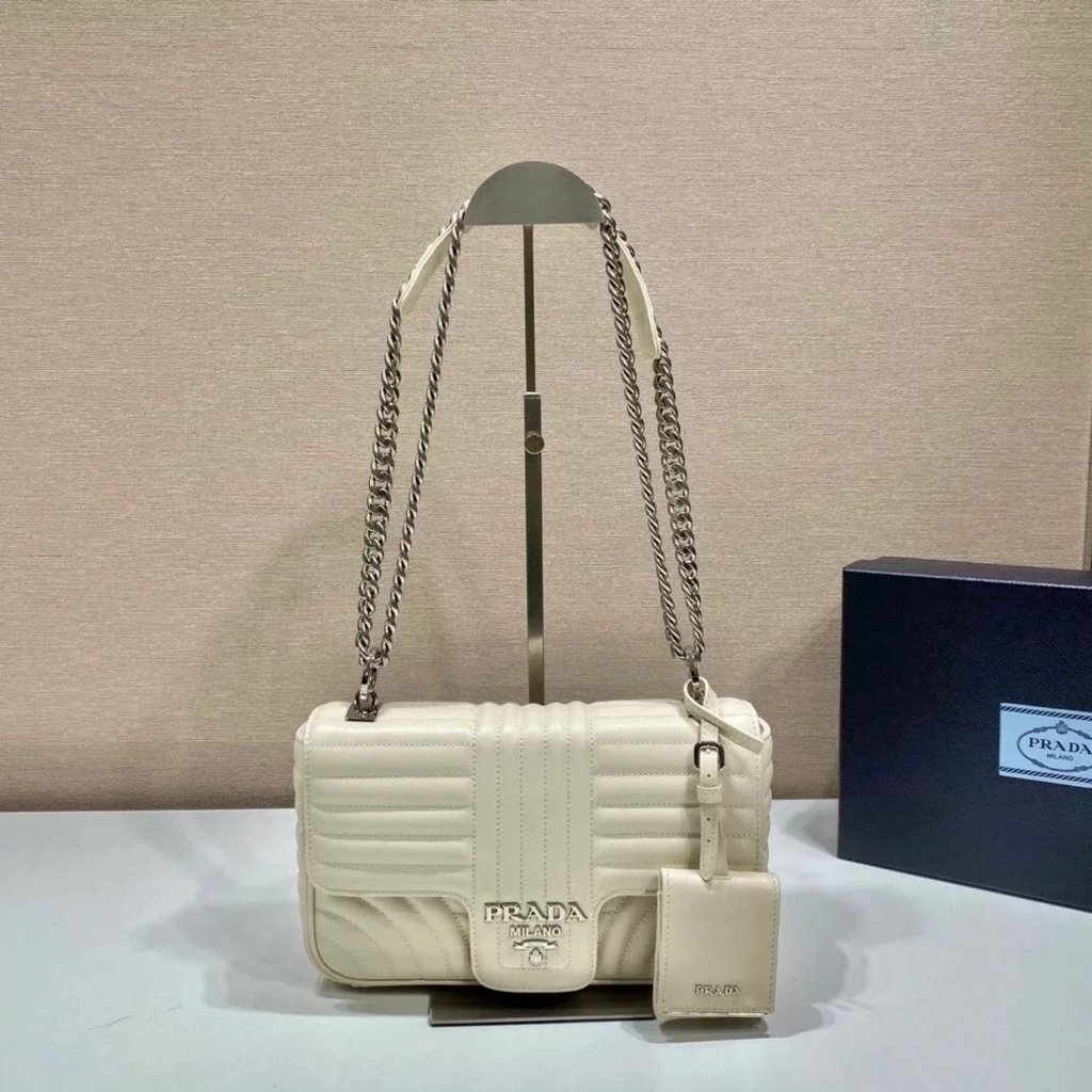 PRADA PRADA กระเป๋าสะพาย Messenger Bag กระเป๋าถือ กระเป๋าผู้หญิง