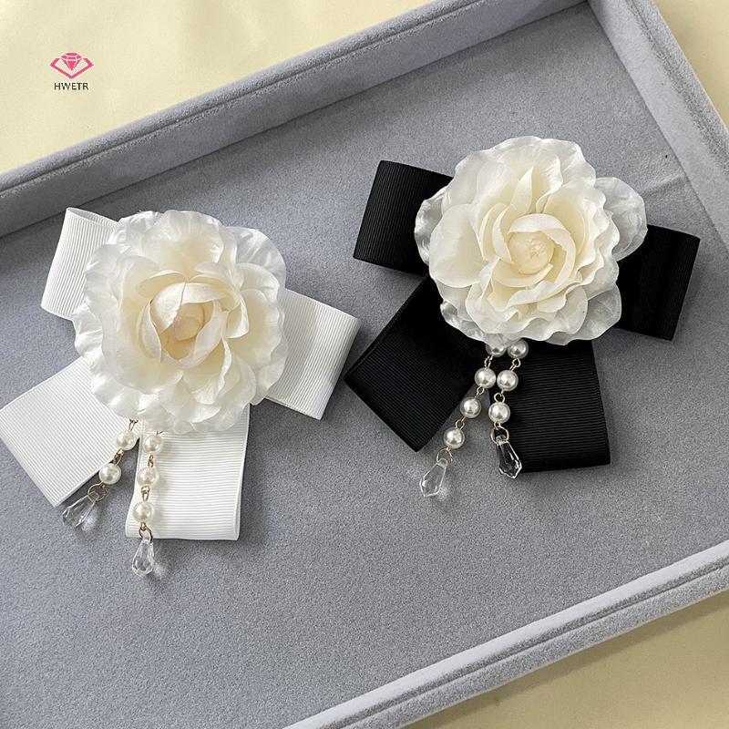 เข็มกลัดวินเทจสีดำลายแคมเลีย ออกแบบมาอย่างหรูหราด้วยโบว์แบบ ELEGANT สำหรับปกเสื้อ เหมาะสำหรับใส่ในงานศพและโอกาสสำคัญอื่นๆ