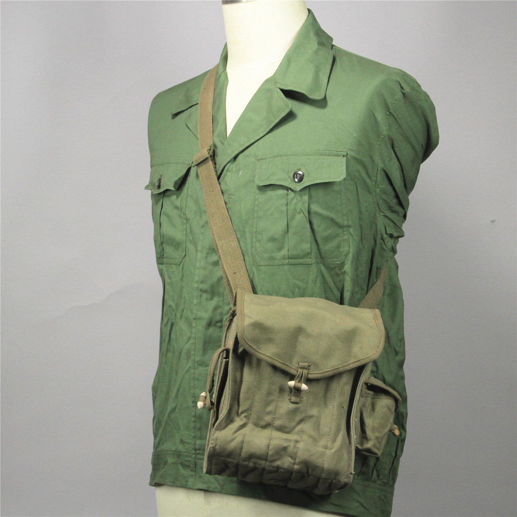 กระเป๋า.Crossbody สไตล์ทหาร ออกแบบคล้าย AK47-74 ทำจากผ้าใบ ทนทานและมีเอกลักษณ์