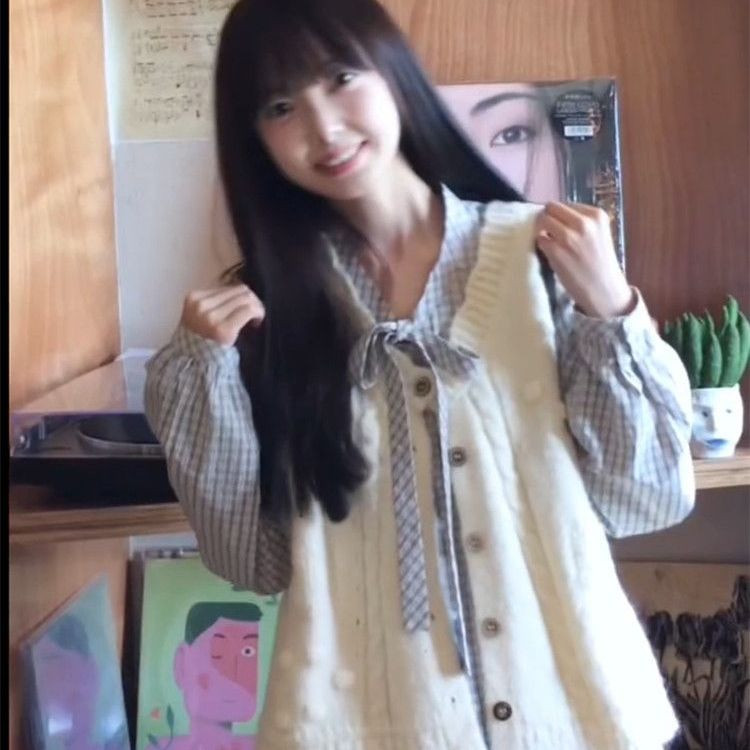 เสื้อสเวตเตอร์ถักสไตล์วิทยาลัย มีลายบัวและลายสก๊อต