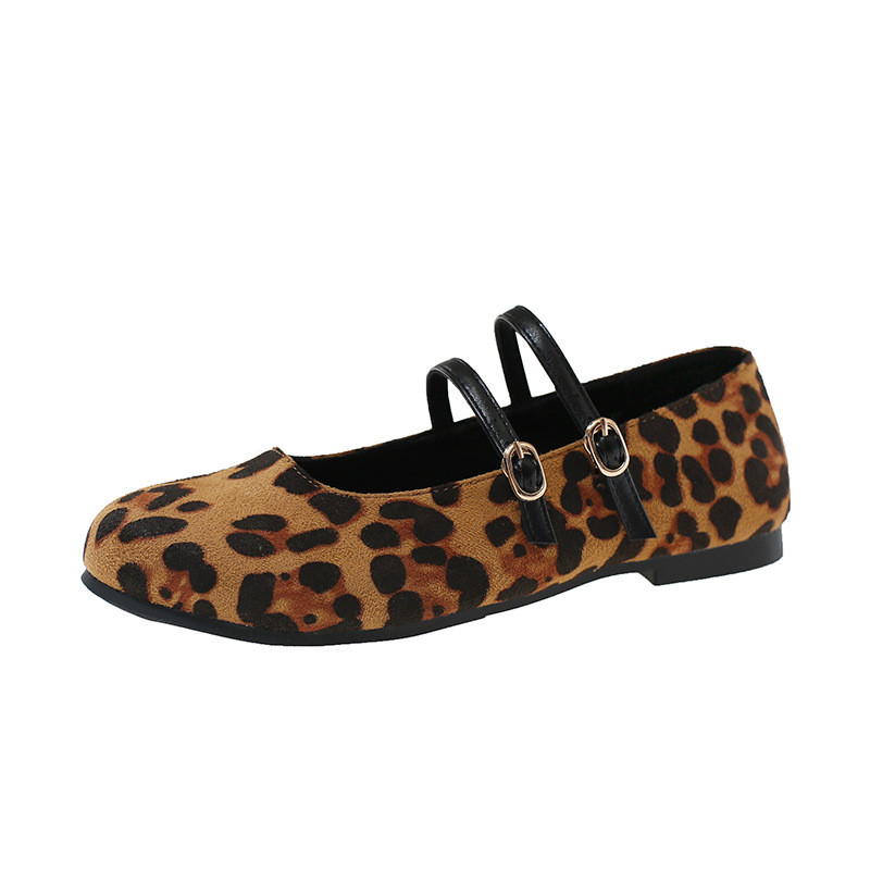 เวอร์ชั่นเกาหลี Niche Leopard Print Flat Buckle Strap Shoes Women 2026 Flat Ballet Shoes Soft Sole M