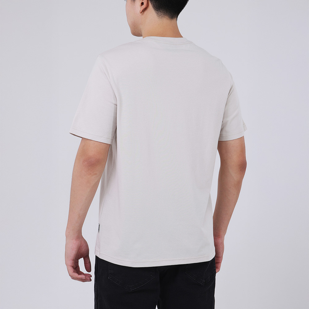 WRANGLER เสื้อยืดแขนสั้นผู้ชาย รุ่น WR S626MTSSF54 สีเบจ รูปที่ 4