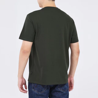 WRANGLER เสื้อยืดแขนสั้นผู้ชาย รุ่น WR SC26MTSSC03 สีเขียวเข้ม